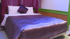 واي فاي مجانًا وملاءات أسرّة