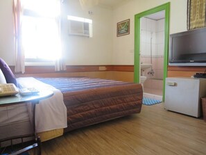 Elite Double Room | Free WiFi, bed sheets - The Sea Hostel (Hengchun)
