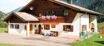 Gemütliche Wohnung für 6 Leute mit  W-LAN, TV, Innenhof und Haustiere erlaubt