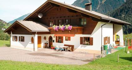 Cosy apartment for 6 guests with WIFI, TV, patio and pets allowed
