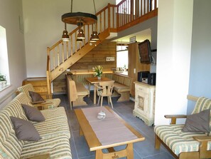 TV - Stunning private villa for 6 people with WIFI, TV, terrace and pets allowed (Ratting)