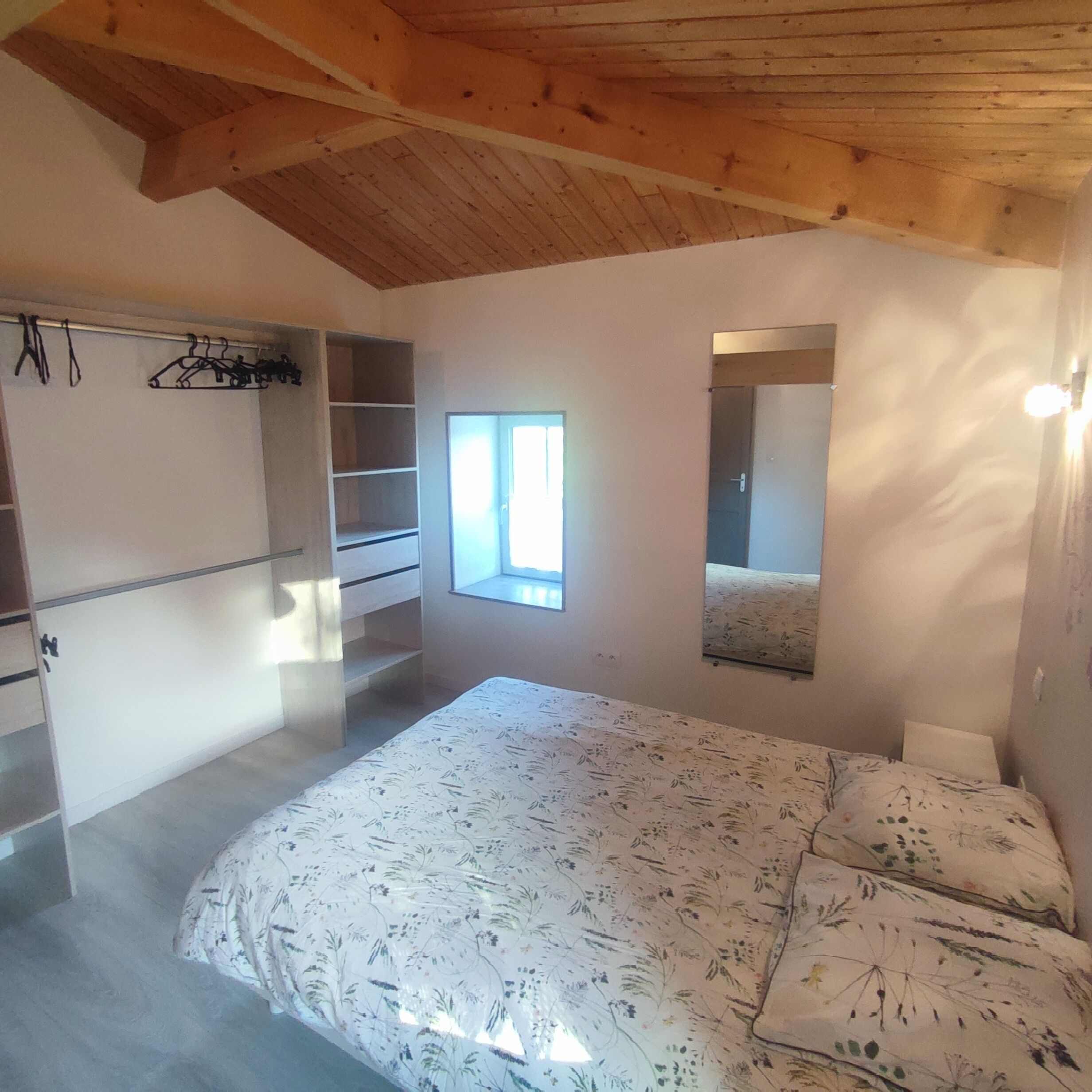 3 bedrooms, iron/ironing board, travel crib, bed sheets