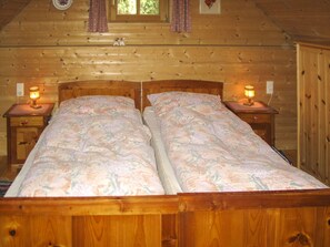 1 bedroom, travel cot, free WiFi, bed sheets