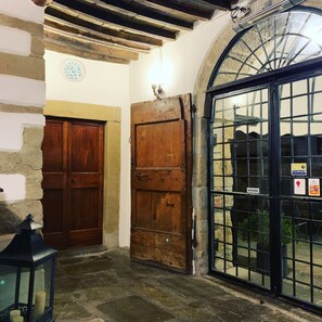 Interior entrance - Locanda di Santantimo (Arezzo)