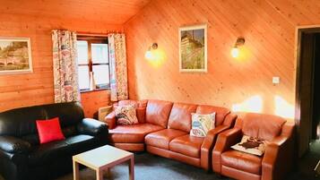 Chalet, 3 Bedrooms | Interior