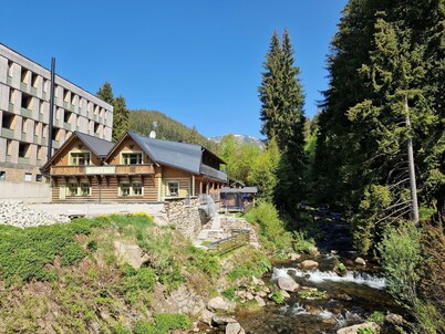 Nice apartment for 5 people with WIFI, TV, balcony and pets allowed