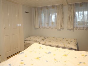 2 Schlafzimmer, Reisekinderbett, WLAN, Bettwäsche