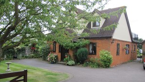 Property entrance - Burnt Mill Cottage (Burnham-on-Crouch)