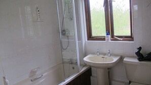 Comfort Double or Twin Room | Bathroom | Shower, hair dryer, towels, soap - Burnt Mill Cottage (Burnham-on-Crouch)