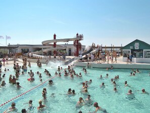 Pool - Beautiful apartment in villa for 4 people with TV, terrace and pets allowed (Bremerhaven)