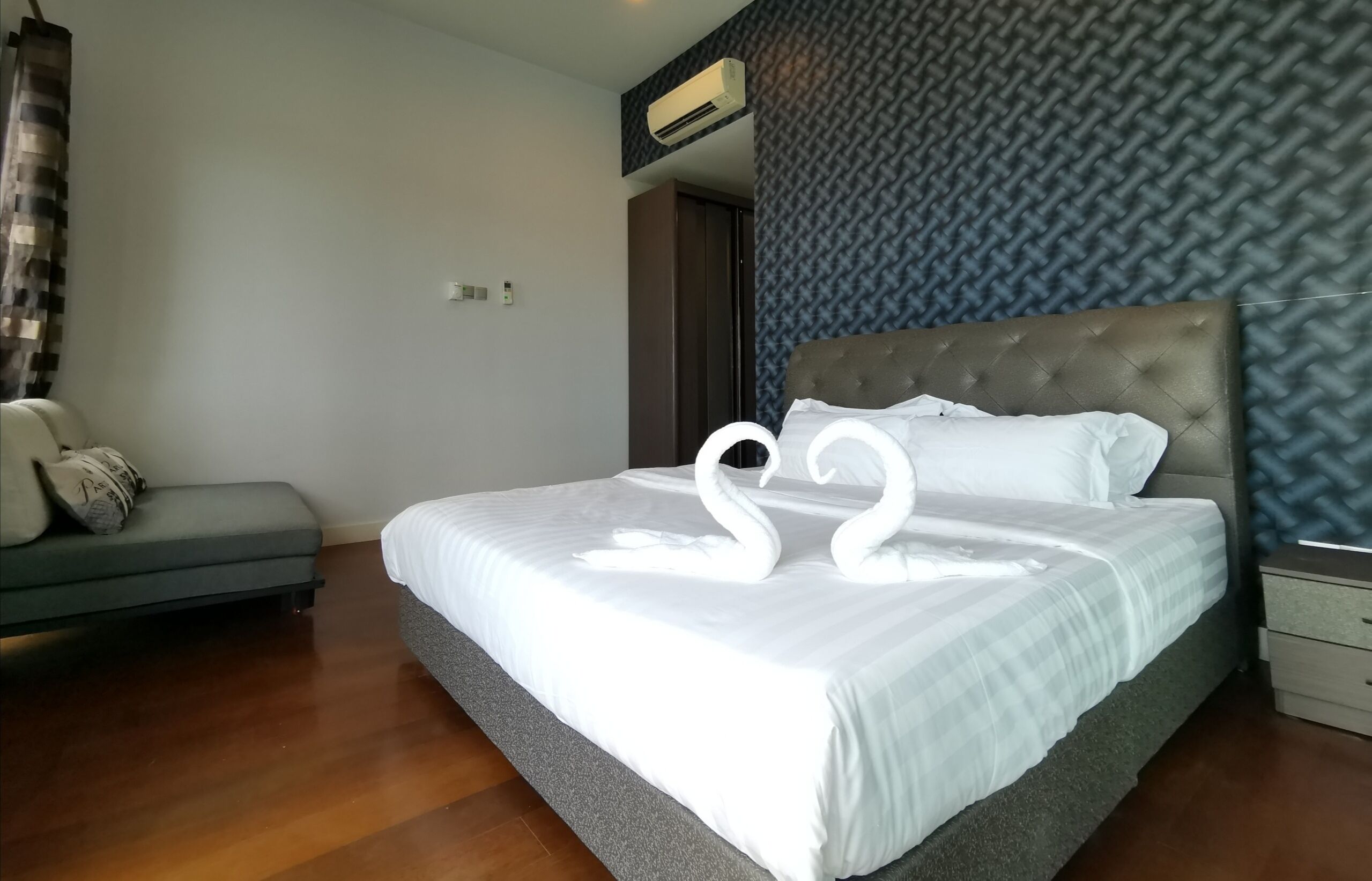 3 bedrooms, iron/ironing board, WiFi, bed sheets