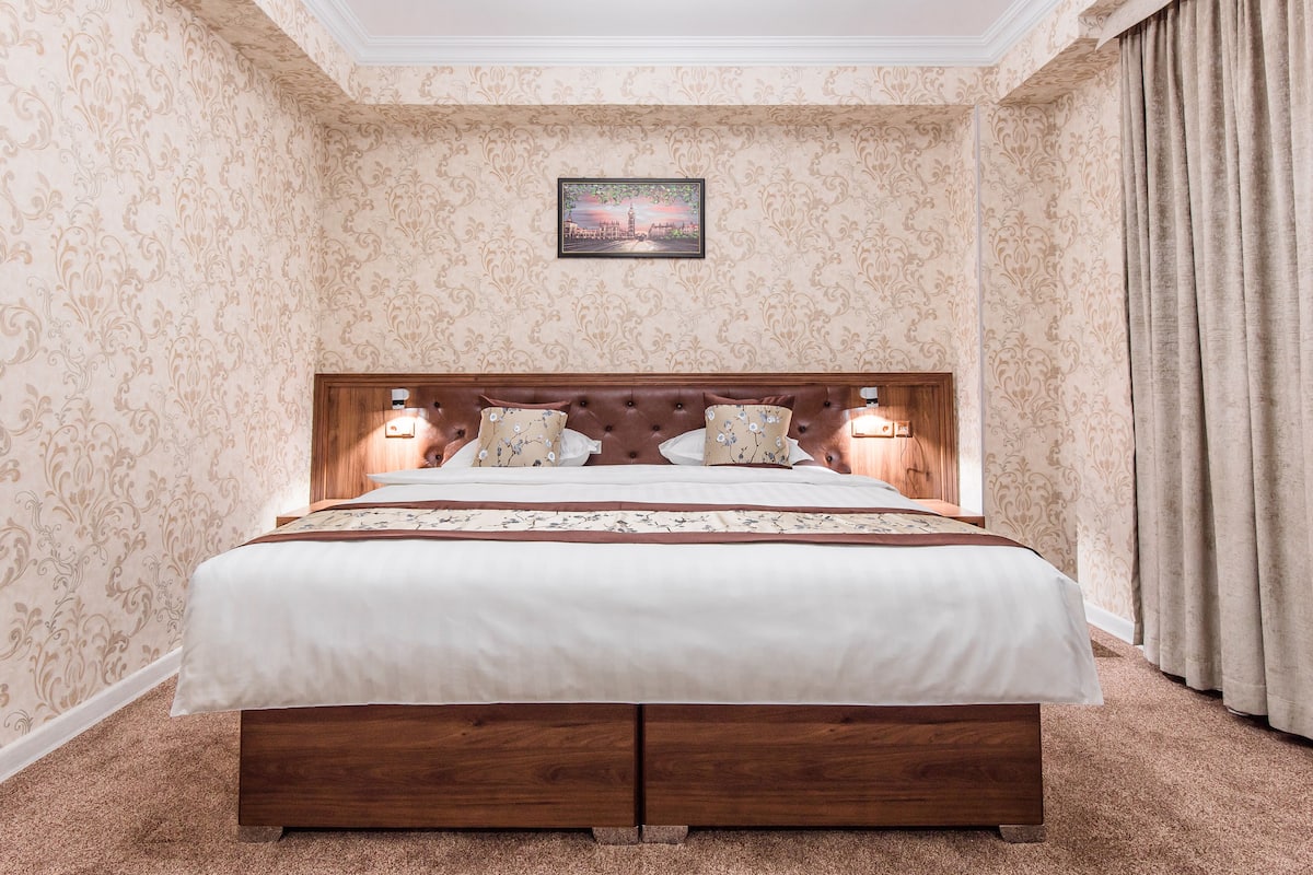 Superior Double Room | In-room safe, desk, laptop workspace, soundproofing