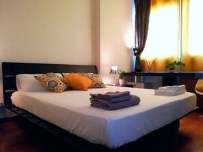 1 chambre, bureau, fer et planche à repasser, Wi-Fi