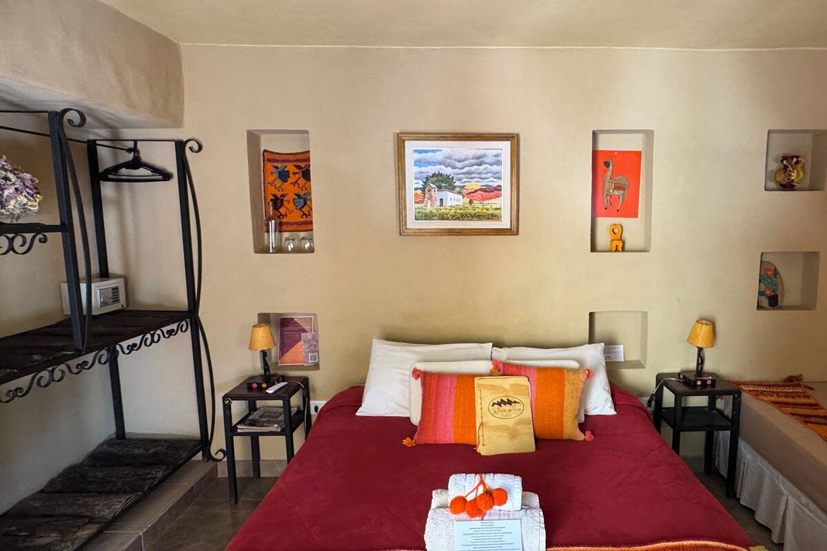 Habitación Confort con 1 cama matrimonial o 2 individuales (Naranja) | Ropa de cama de alta calidad, edredón y camas con pillow-top