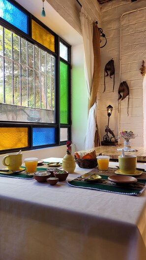 Petit déjeuner continental (10 USD par personne)