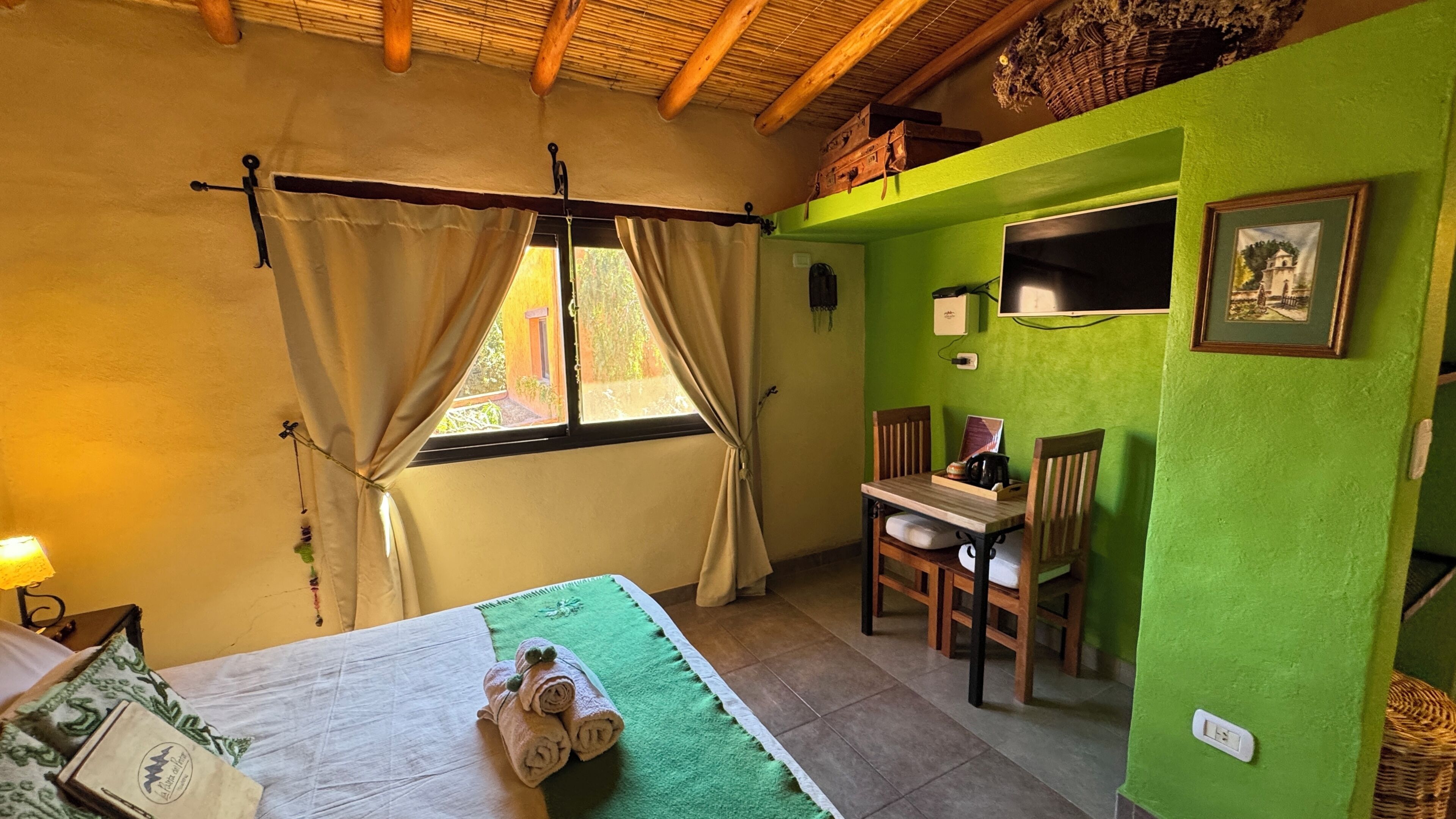 Comfort Double Room (Verde) | Premium bedding, down comforters, pillowtop beds, in-room safe