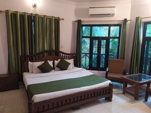 Premium-Doppel- oder -Zweibettzimmer