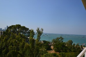 Property grounds - VIEW TALAY 6  SEA VIEW CONDOMINIUM (pattaya)