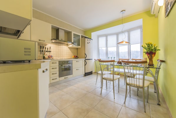 Comfort Apartment, 2 Bedrooms | Private kitchen | Electric kettle