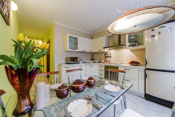 Comfort Apartment, 2 Bedrooms | Private kitchen | Electric kettle