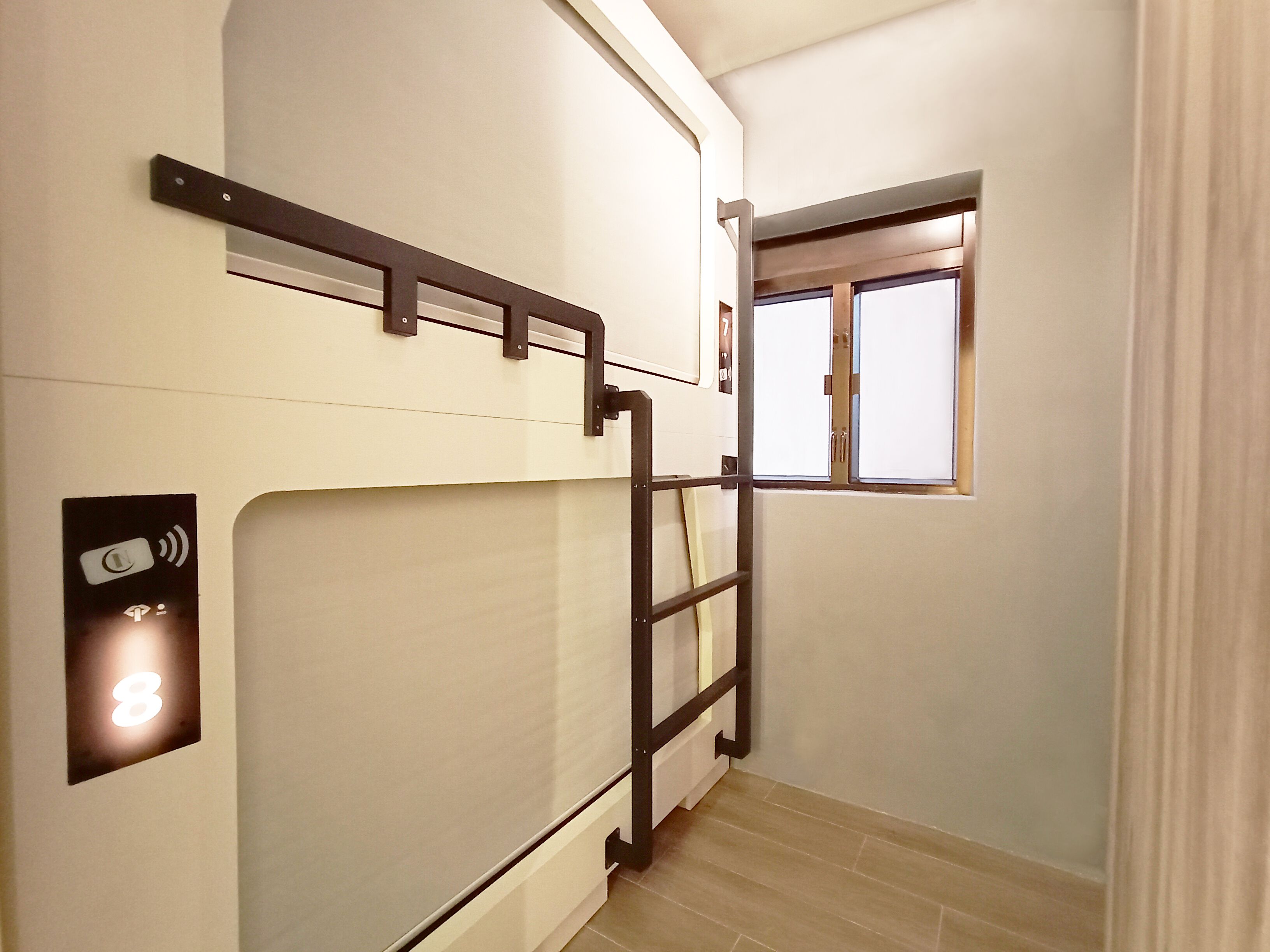Habitación doble | Escritorio, tabla de planchar con plancha, wifi gratis y ropa de cama