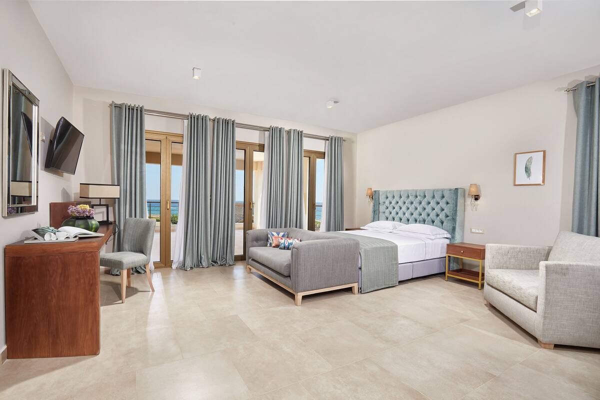 Panoramic Studio Suite, 1 Queen Bed with Sofa bed, Accessible, Sea View | Premium bedding, desk, laptop workspace, blackout drapes
