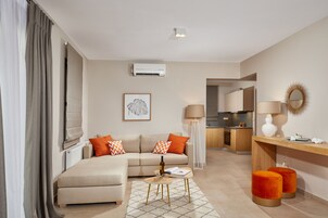 Refrigerador, horno, placa de cocina, cafetera/tetera