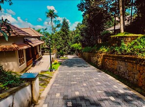 Property grounds - Indeevara Retreat (A unit of Saroma Hill Resorts) (Vythiri)