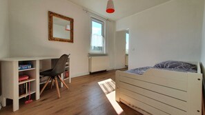 2 bedrooms, desk, travel cot, free WiFi