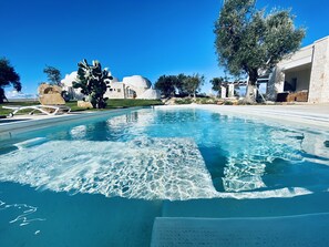 Outdoor pool - Tenuta Trullo Padronale - (Ostuni)