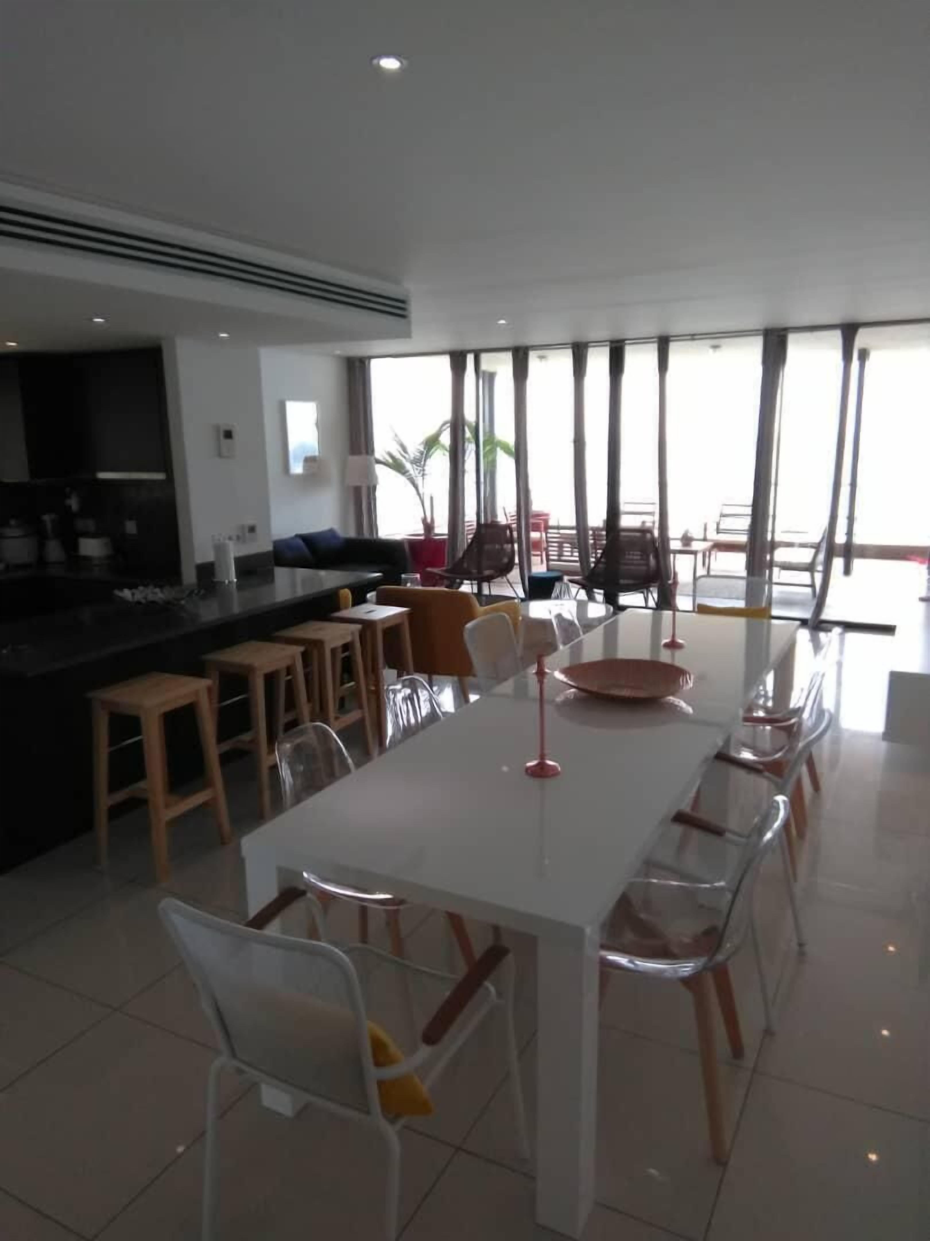 Apartment, 2 Bedrooms | Makan dalam bilik