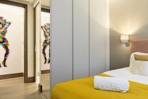 Apartment (2 Bedrooms) | 2 bedrooms, desk, laptop workspace, blackout curtains