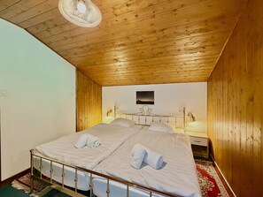 2 bedrooms, WiFi (free)