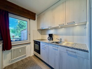 Coffee/tea maker, fridge, oven, dishwasher - Magrappé M 647 - SKI LIFT apartment 5 pers (Veysonnaz)