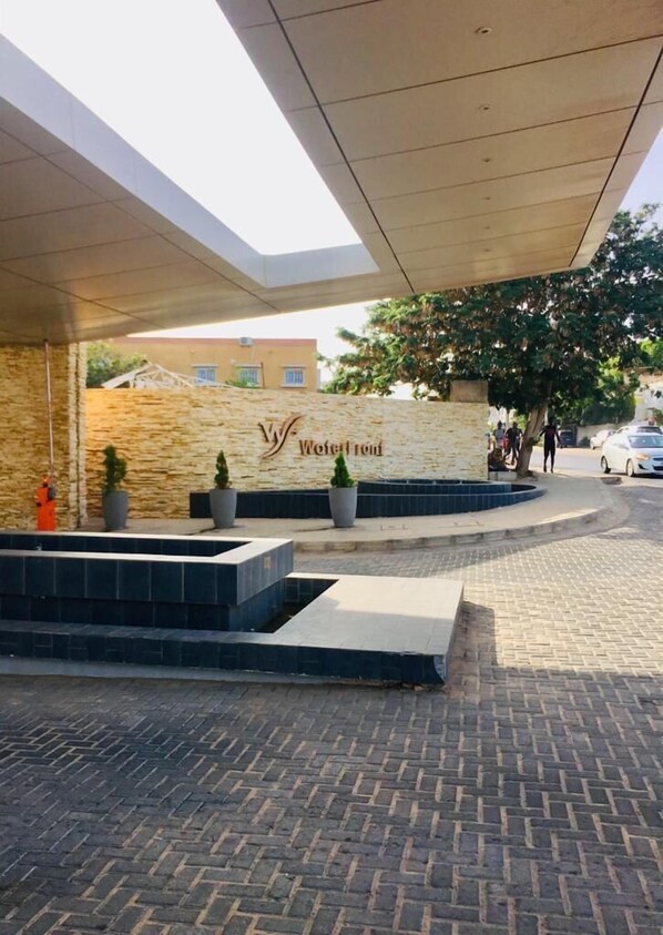 Front of property - Waterfront Wat05 (Dakar)