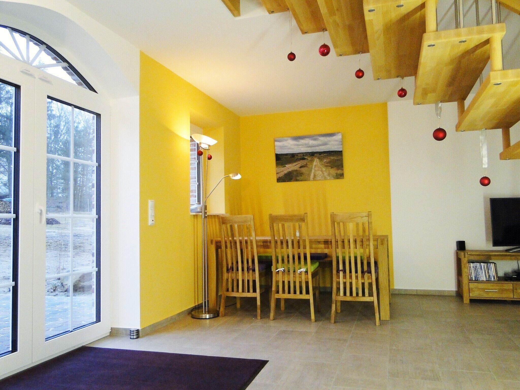 Exclusive Townhome (Weißdorn) | Ruang tamu | 34 inci sebuah televisyen pintar dengan digital, TV, pemain DVD