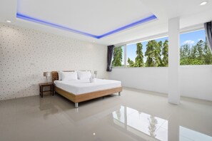 4 Schlafzimmer, Schreibtisch, Bügeleisen/Bügelbrett, Reisekinderbett