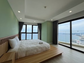 Beach/ocean view