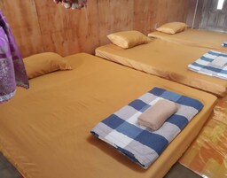 Tabla de planchar con plancha y wifi gratis 