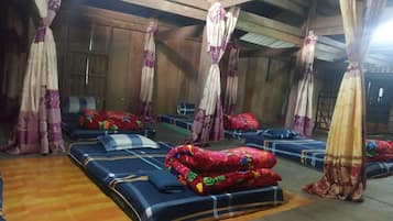 Bed in 15-Bed Mixed Dorm | Iron/ironing board, free WiFi