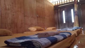 Bed in 15-Bed Mixed Dorm | Iron/ironing board, free WiFi