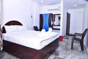 Standard-Doppelzimmer, 1 King-Bett | 1 Schlafzimmer, hochwertige Bettwaren, Pillowtop-Betten