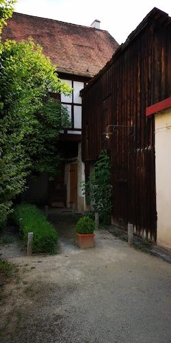 Mieten Sie eines der ältesten Häuser in Weissenburg's Altstadt bis zu 9 Personen