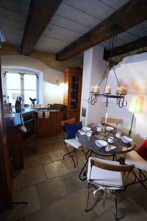 Dining - Rent one of the oldest houses in Weissenburg's old town for up to 9 people (Weißenburg in Bayern)