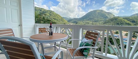 تناول الطعام بالخارج