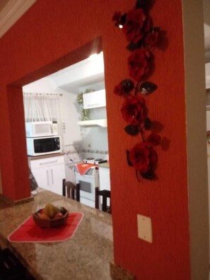 Fridge, microwave, stovetop, coffee/tea maker - Suitable Season Rio das Ostras 021991484253 (Rio das Ostras)