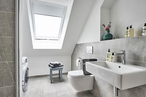 Bathroom - Boardinghome Apartment 13 - Green (Oldenburg)