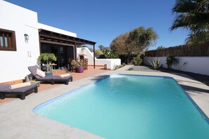 Piscine extérieure, piscine chauffée