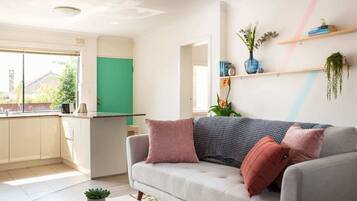 TV, Netflix, streaming services, offices