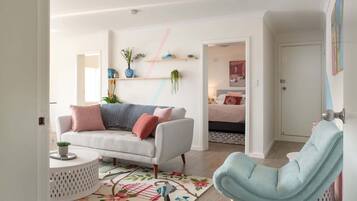 テレビ、Netflix、ストリーミングサービス、書斎 / ワークスペース